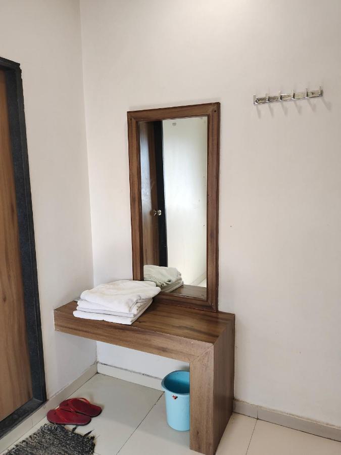 Hotel Palm Residency Ахмедабад Екстер'єр фото