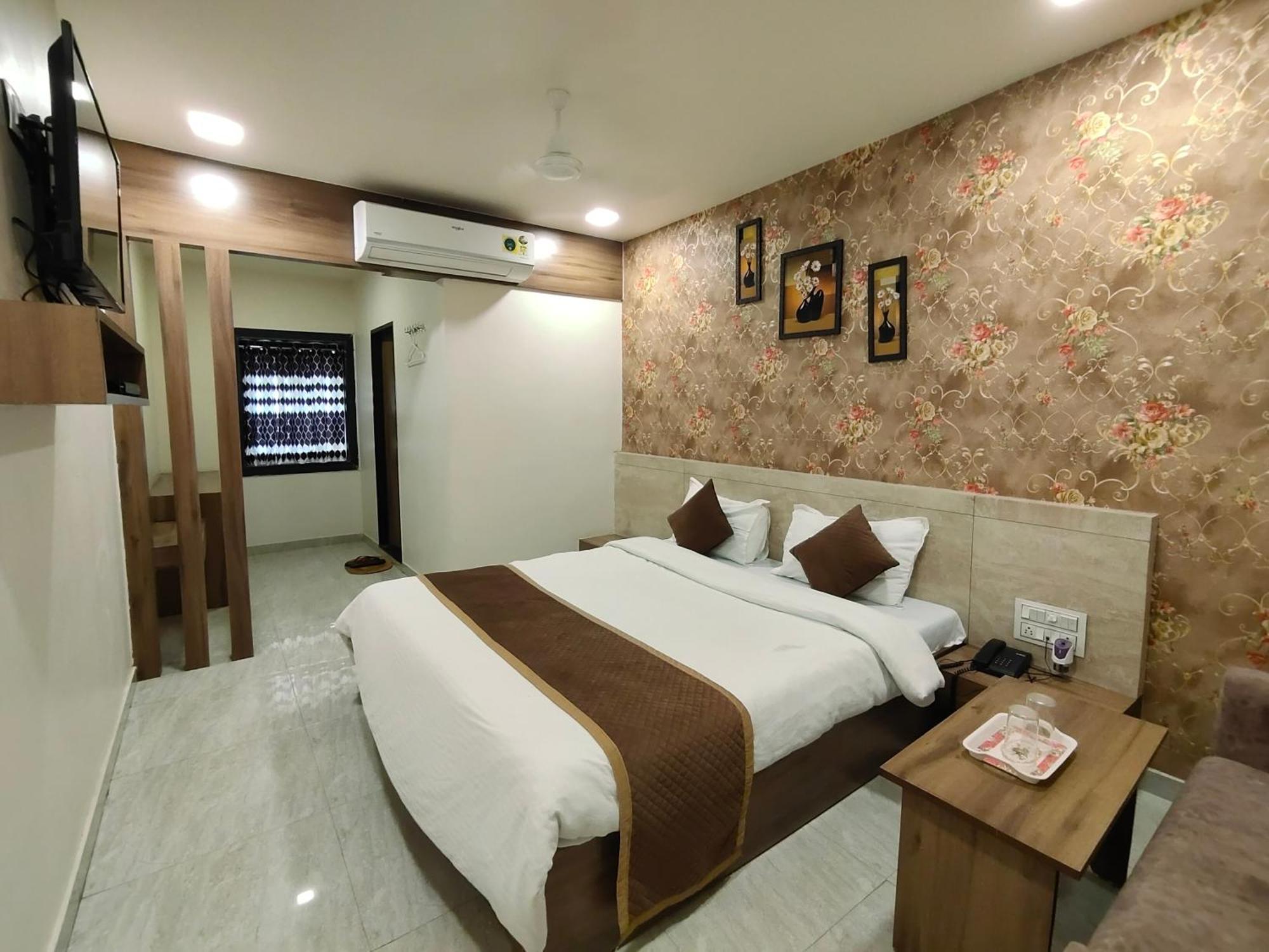 Hotel Palm Residency Ахмедабад Екстер'єр фото